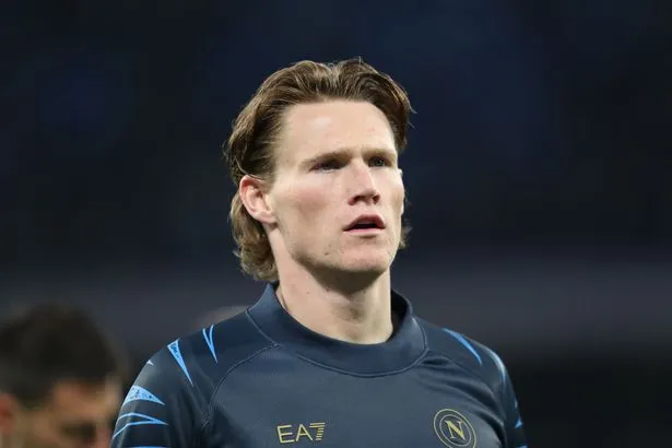 Malen Brace Overshadows McTominay in Napoli-Roma Serie A Draw Malen Brace Overshadows McTominay in Napoli-Roma Serie A Draw