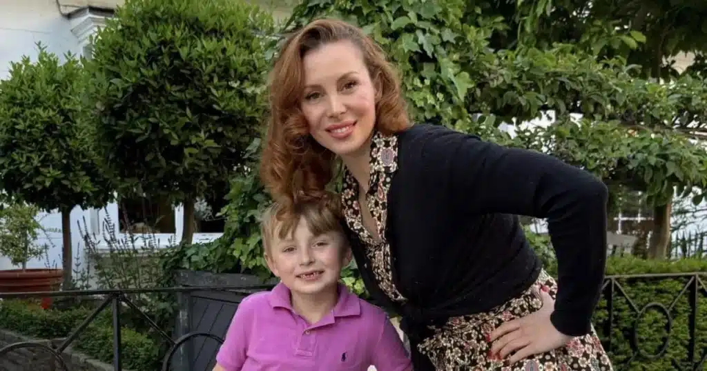 Gen Alpha Stare Shocks Parent: Kids’ Blank Looks at Fun Event