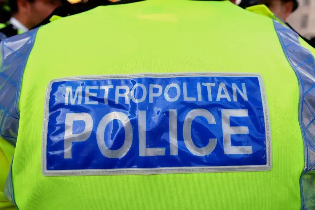 Met Police Sacks Officer for Unlicensed Drive to Avoid Being Late