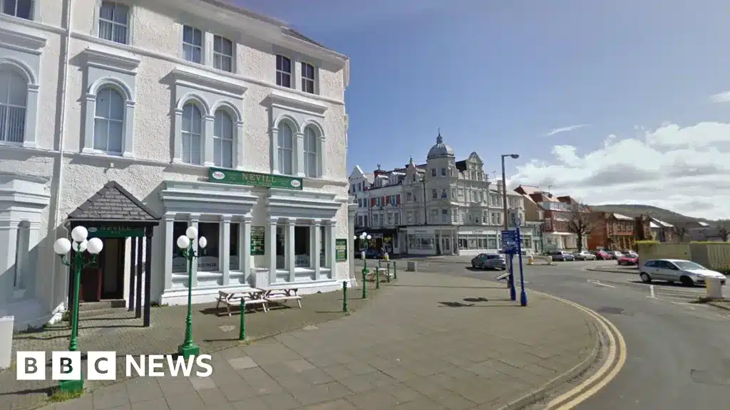 Five Arrested After Pub Brawl Following Welsh Cup Semi-Final Five Arrested After Pub Brawl Following Welsh Cup Semi-Final