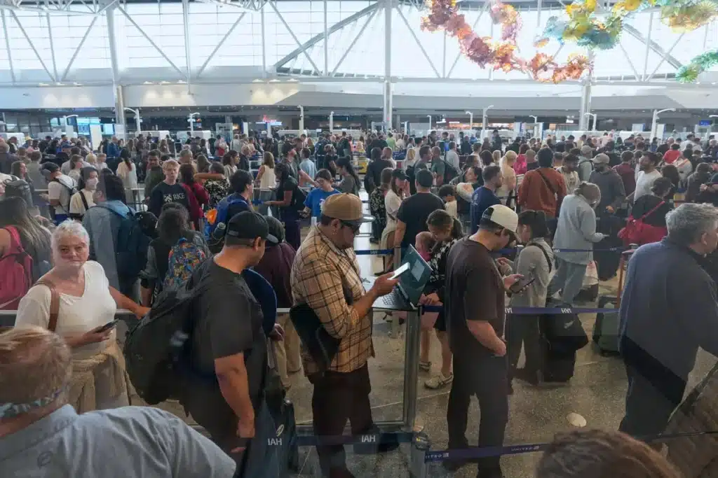 Houston’s Bush Airport Faces Extreme Delays from Government Shutdown