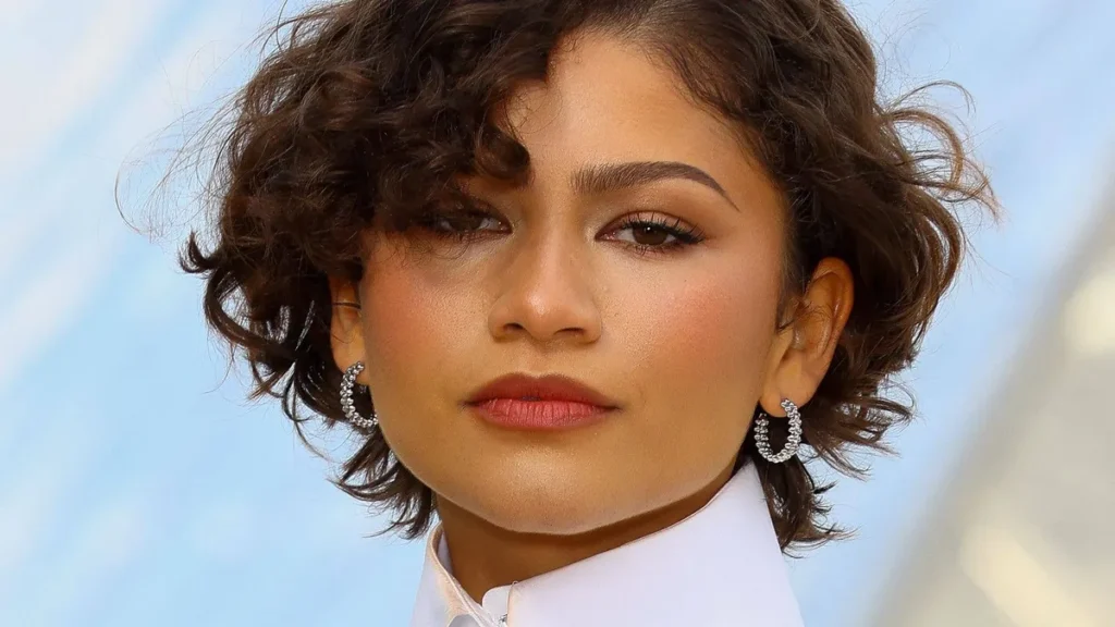 Expert Tips to Prevent Makeup Transfer on White Clothes