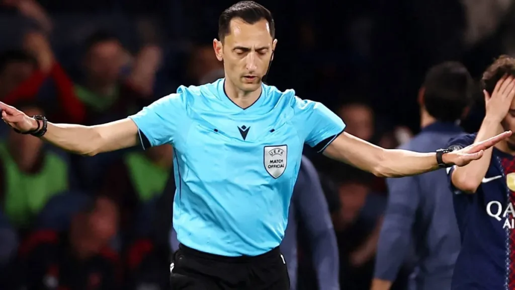 Hackett Slams Ref Error on Konate Push in PSG 2-0 Liverpool Win Hackett Slams Ref Error on Konate Push in PSG 2-0 Liverpool Win