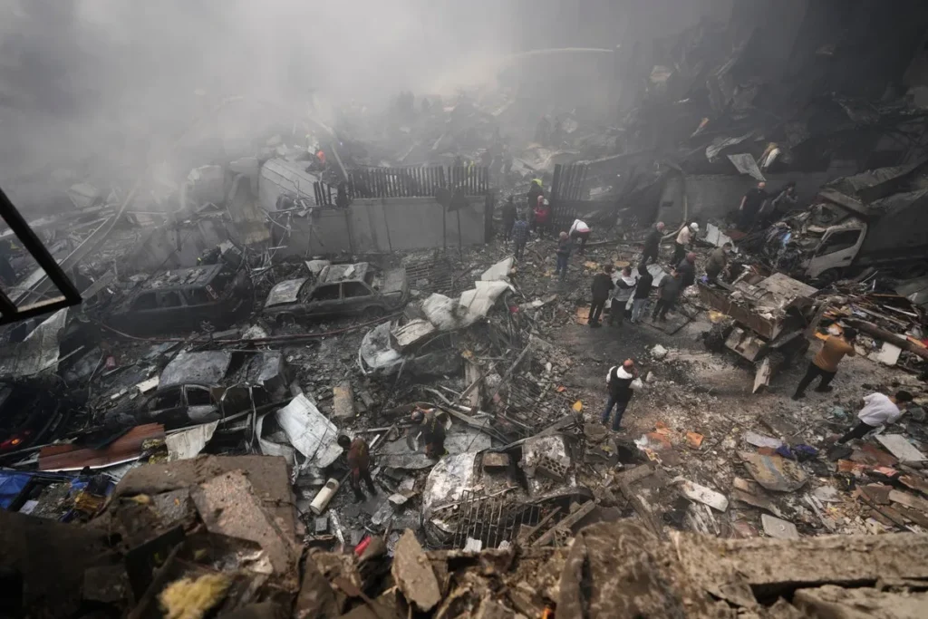 Trump Vows Iran Will Never Gain Nuclear Weapon Amid Hormuz Tensions