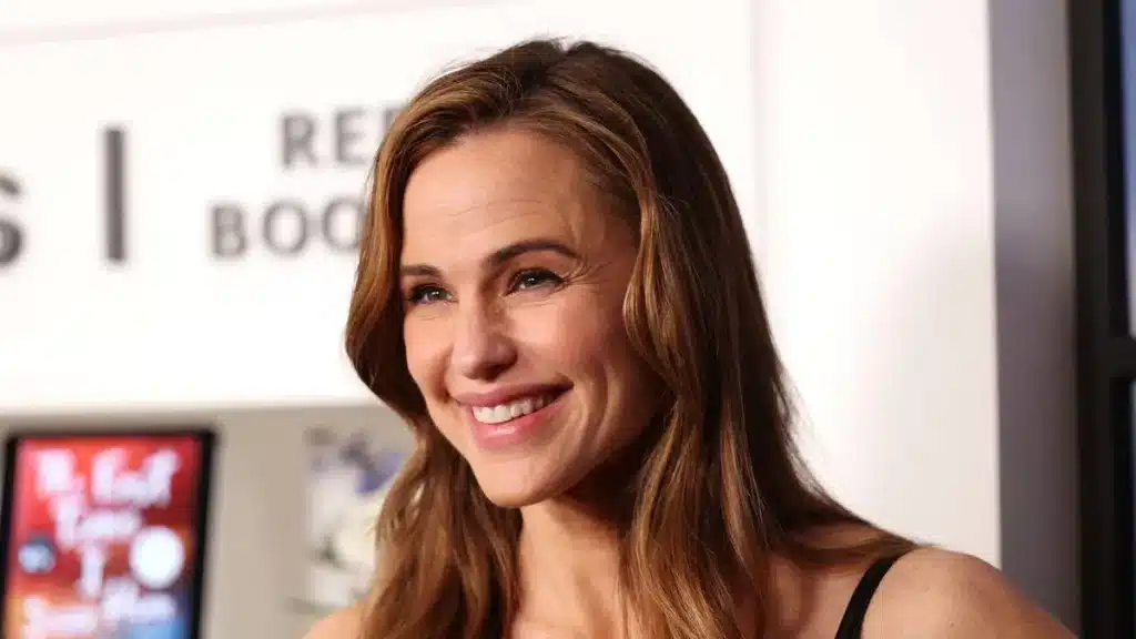 Jennifer Garner Stuns in Baywatch-Inspired Red Bodysuit