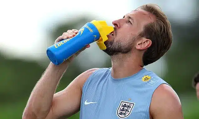 England’s World Cup Fuel Plan: Secret Pouches and Outdoor Dining England’s World Cup Fuel Plan: Secret Pouches and Outdoor Dining