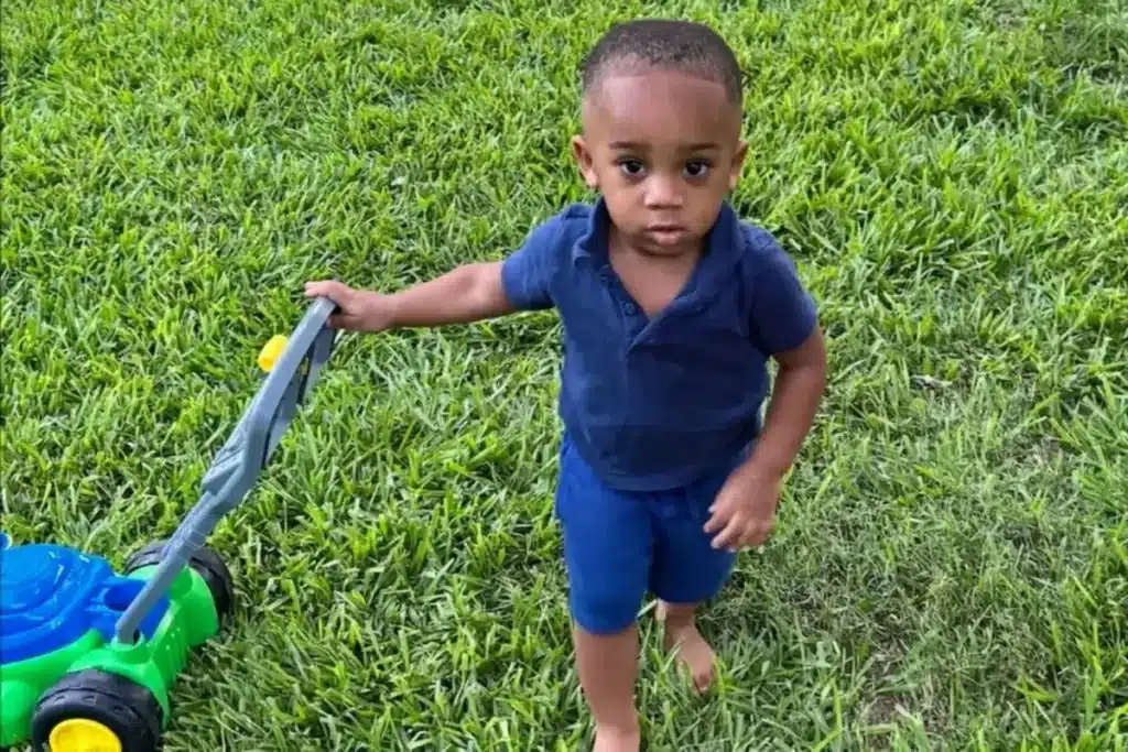 Toddler Fatally Shot by Police During Shoplifting Response Toddler Fatally Shot by Police During Shoplifting Response