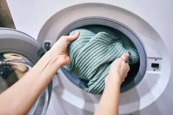 Cleaning Hack: Mouthwash for a Fresher Washing Machine Cleaning Hack: Mouthwash for a Fresher Washing Machine