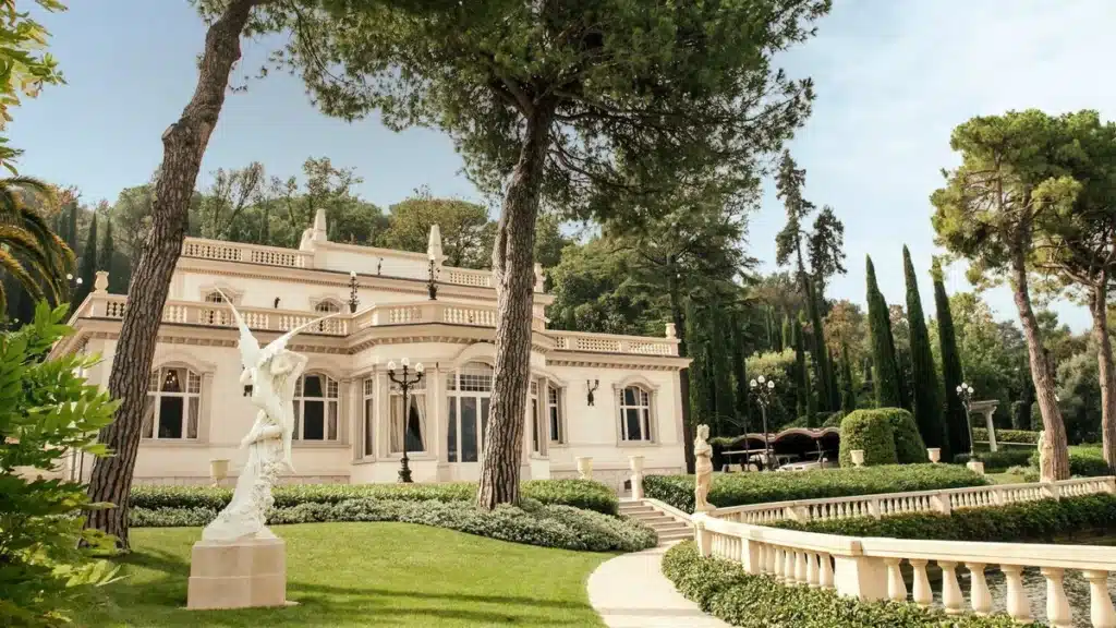 Villa Portesina: A Historic Lake Garda Estate with Private Beach