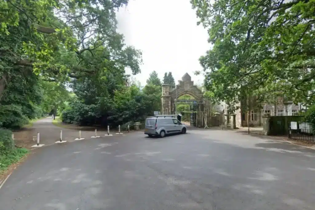 Southampton Cemetery Indecent Exposure: Police Seek Witnesses Southampton Cemetery Indecent Exposure: Police Seek Witnesses