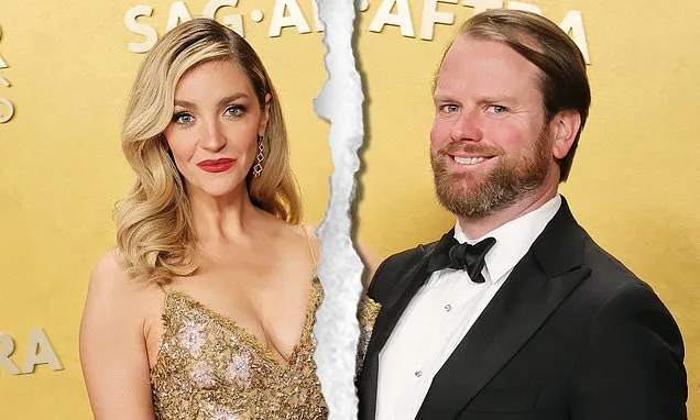 Abby Elliott Files for Divorce from Husband Bill Kennedy Abby Elliott Files for Divorce from Husband Bill Kennedy