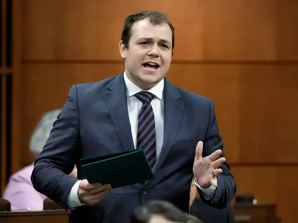 Poilievre Taps MP Lloyd to Lead Pro-Canada Unity Campaign Poilievre Taps MP Lloyd to Lead Pro-Canada Unity Campaign