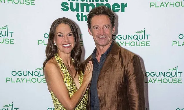 Hugh Jackman & Sutton Foster Shine at Gala Amid Relationship Rumors Hugh Jackman & Sutton Foster Shine at Gala Amid Relationship Rumors