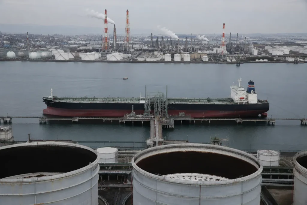 Oil Prices Rebound as Iran Sets Demands for Hormuz Strait Reopening
