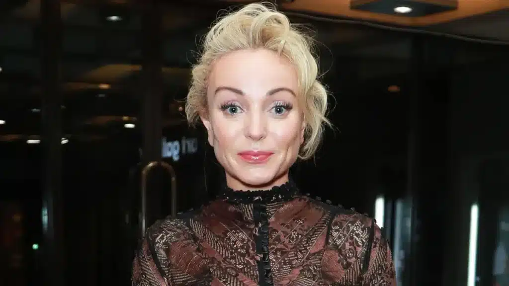 Helen George Enjoys Summer’s End with Family and Friends Helen George Enjoys Summer’s End with Family and Friends