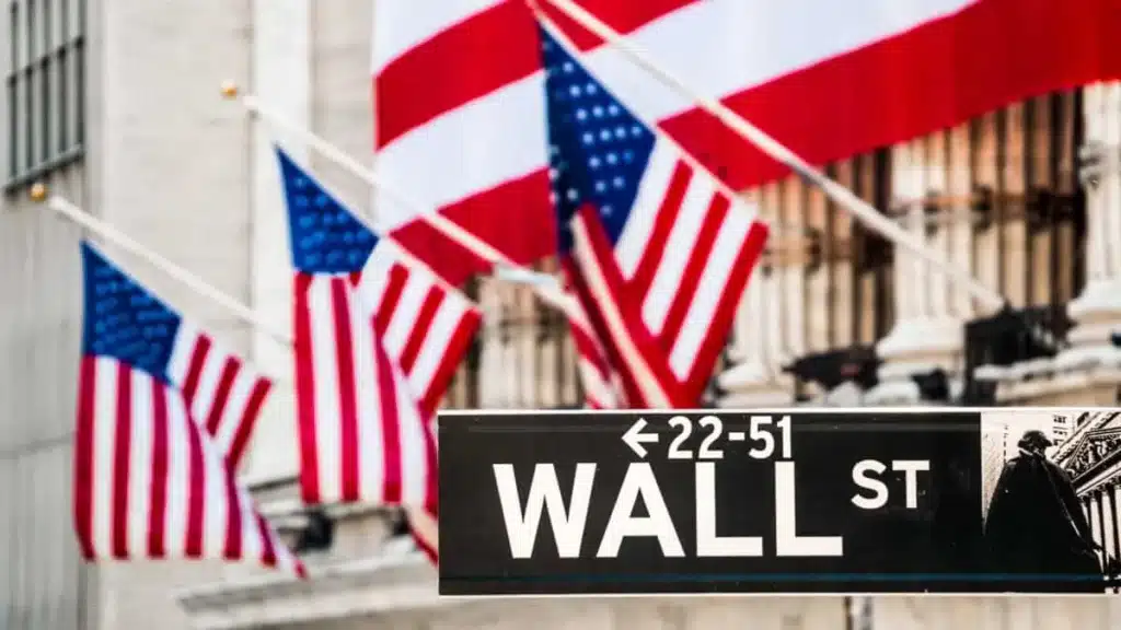 NDQ vs. IVV: Choosing the Right US Growth ETF for Australian Investors