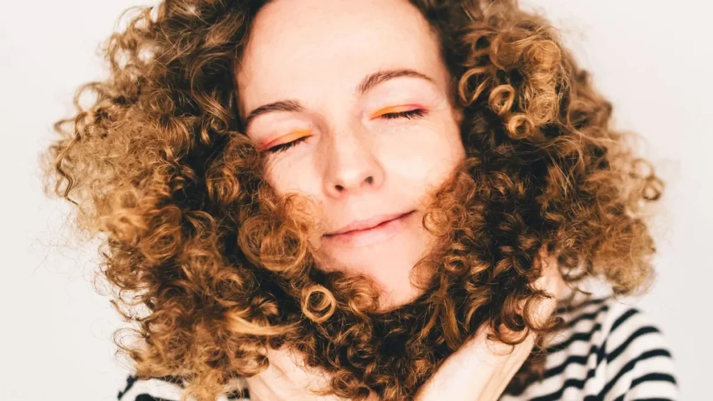 Embracing Natural Curls: The Psychology Behind the Change
